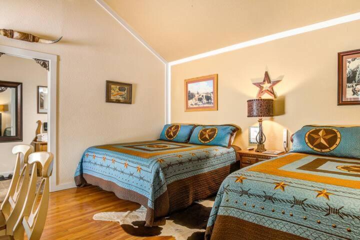 Appartement #3 Wrangler~Bandera Tin Star~Bandera, Tx. Extérieur photo